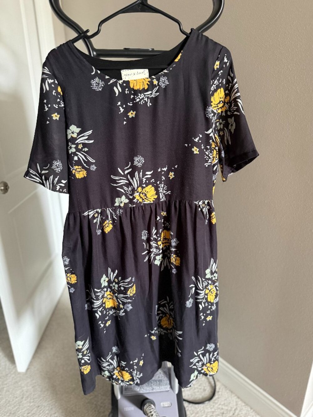 Piper & Scoot Size Small Dress with Pockets